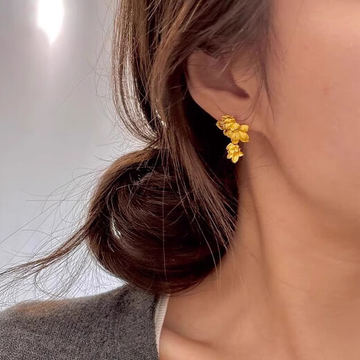 Oein Vietnamese sand gold earrings earrings earrings Qiusi sycamore gold luxury goods signed to give girls earrings birthday gifts gold sycamore leaf earrings a pair