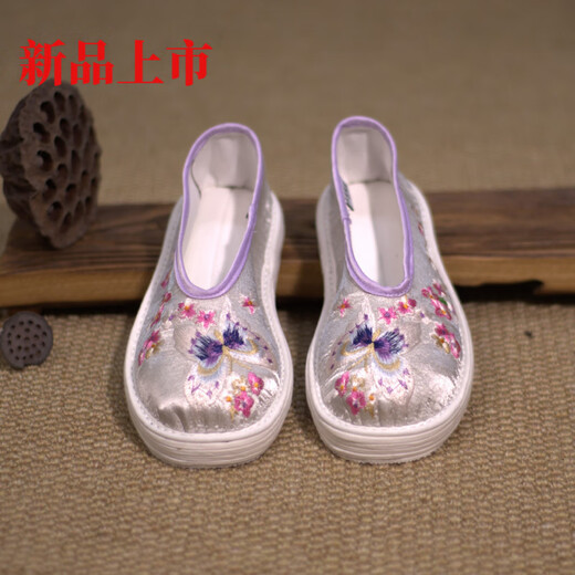 Tian Jie neuer chinesischer Stil, tausendschichtige alleinige alte Peking-Stoffschuhe, chinesische Stil von Frauen im chinesischen Stil, handgemacht mit Blumenstüchern, einen Fuß, leichte Mund-Frauen-Schuhe, bestickter Schmetterling V-Mouth 34 34