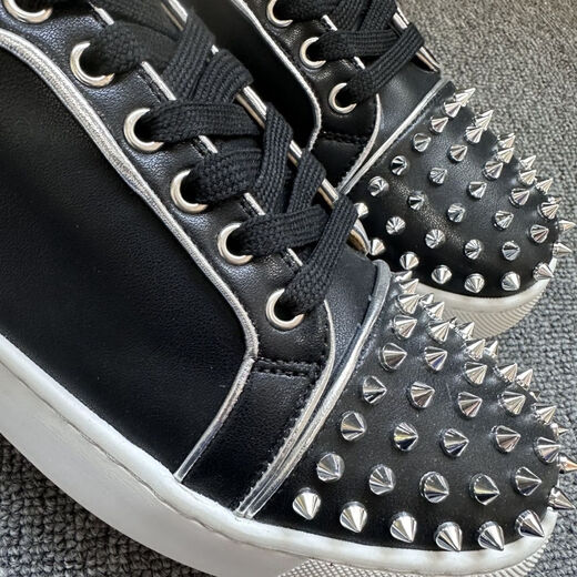 Coole Qihao Europäische Brettschuhe Casual Schnürfeste Nieten