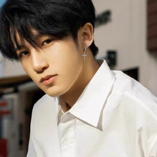 BJYL full diamond cross ear clip without pierced earrings men's hip-hop earrings trendy high-end niche earrings handsome men cross earrings single need piercing
