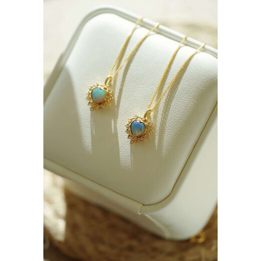 MHFDO Opal Love Pendant Necklace Women's Fashion Retro Design 18K Gold Diamond Clavicle Chain Niche