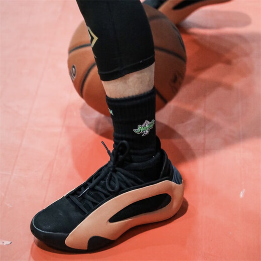 
Adidas men's Harden Vol. 8 Harden 8th generation low-top breathable non-slip wear-resistant practical shock-absorbing basketball shoes [Trend] IE2694 Black Orange 40.5