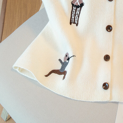 Sibaishe V-neck stacked knitted vest for women 2026 spring new fashion cartoon pattern embroidered vest