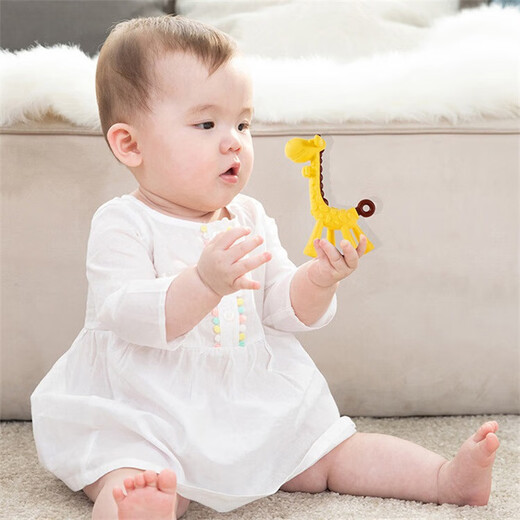 Baby Vertical Giraffe Teether Baby Silicone Teething Stick Newborn 4-12 Month Baby Chewable Toy Auxiliary Yellow and Red Giraffe + Storage Box