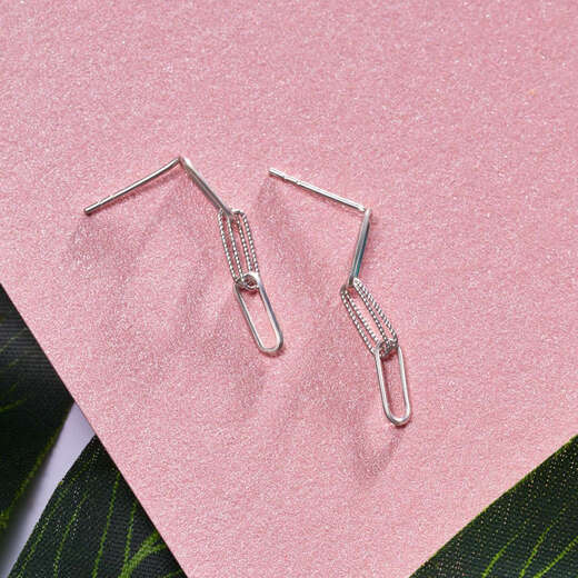 Chao Acer Love Platinum Earrings Women's Earrings for Girlfriend's Birthday Gift Priced at 60 Yuan C Single Model Includes Ear Plugs 0.75g