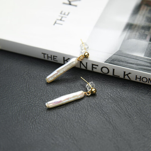 Fat Donglai's same style seawater pearl pendant Xiaohange romantic incarnation of Baroque special-shaped long pearl earrings pearl earrings. F