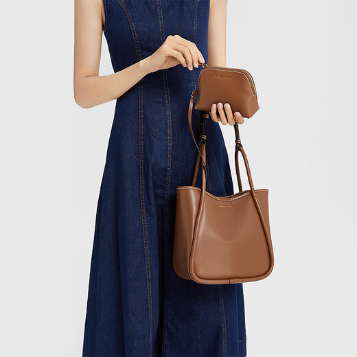 
CHARLES/KEITH25 summer new product large capacity commuter one-shoulder tote bun mother bag Chinese Valentine's Day gift CK2-30782647 Chocolate chocolate color M