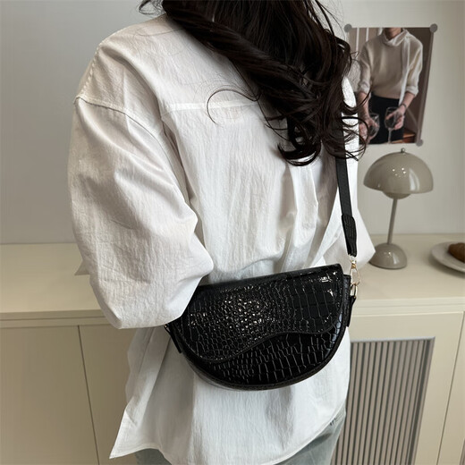 Bolsa pequeña para mujeres 2025 Summer Nuevo moderno Versátil Crossbody Bag de un hombro Bolsa de silla de montar en la parte superior del hombro 6249 Negro