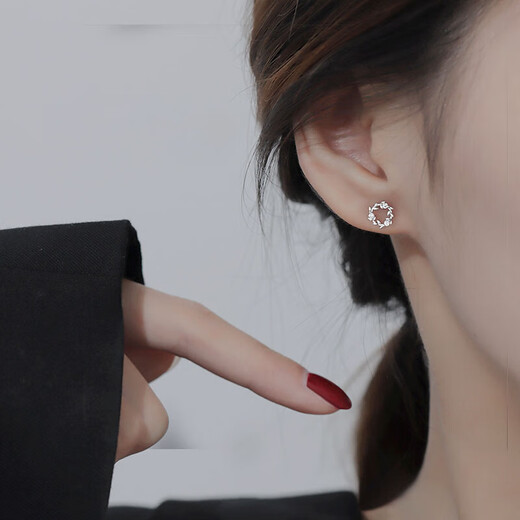 Jiuvia S925 sterling silver garland earrings for women diamond cold style earrings for women with pierced ears for sleeping, no need to remove and anti-blocking earrings 925 silver garland earrings gift box