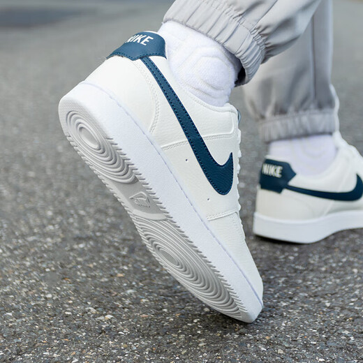 Nike (Nike) Herrenschuhe 2025 Autumn Sports Schuhe Court Board Schuhe tragen resistente Top-Top-Mode komfortable, atmungsaktive Outdoor-Freizeitschuhe HQ4867-101 40.5 (innere Länge 255 mm)