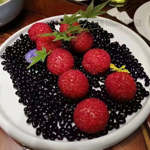 Shihuaiqichu rote knusprige Blumenkörner 250 g knusprige Körner knusprige Früchte Hotel kommerzielle Litschi-Garnelenbällchen rote gelbe knusprige Körner 250 g