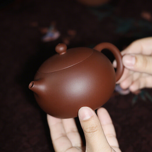 Centenary Liyong Yixing purple clay pot pure handmade original mineral purple clay Xishi pot Kung Fu tea set teapot one pot two cups set