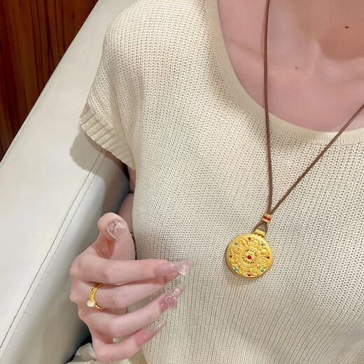 Excellent enamel pendant sweater chain, ancient method inheritance, new Chinese style hollow eight treasure compass clavicle chain gift for women, enamel color compass (gold within 0.2g) free brown