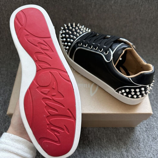 Coole Qihao Europäische Brettschuhe Casual Schnürfeste Nieten