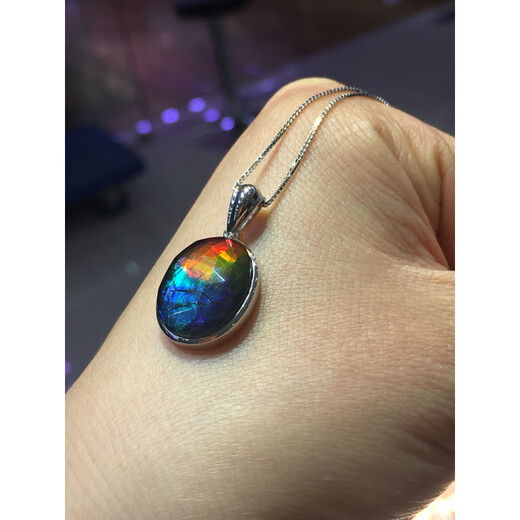 Jade beauty and Canadian ammonite pendant set in 925 sterling silver