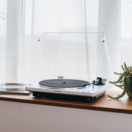 Audio-Technica AT-LP70X vinyl record player, fully automatic belt drive, dual speed record player, retro record player, fever phonograph, record player, professional audio, 2025 new product LP70XBT Silver (WS)