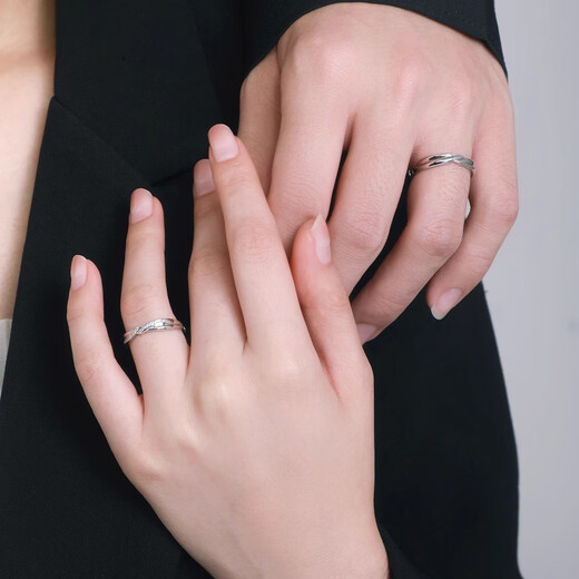 Zhou Taisheng's Möbius ring design birthday gift for his girlfriend