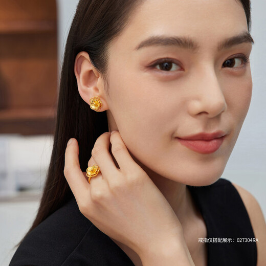 六福珠宝光影金足金桃清花影手工编织黄金耳饰耳钉送礼 计价 027302EA 6.36克(含工费1049元)配黄金硅胶耳堵