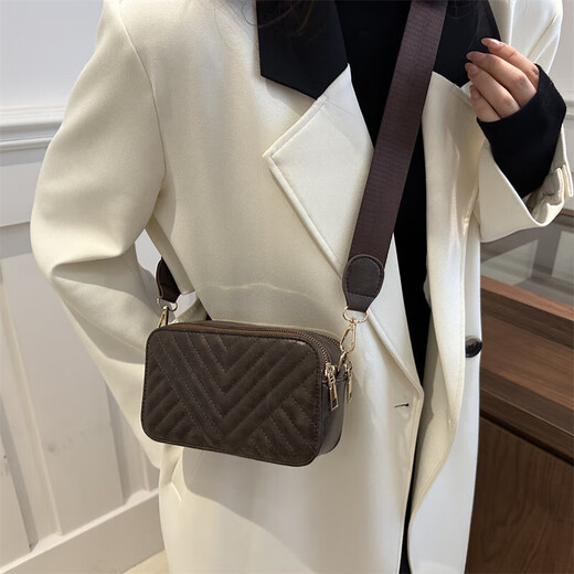 Fashion de la mode pour femmes Sac à bandoulière à un seul épaule Design haut de gamme de niche haut de gamme Diamant Broidered Small Square Sac 6215 Color Couleur de café