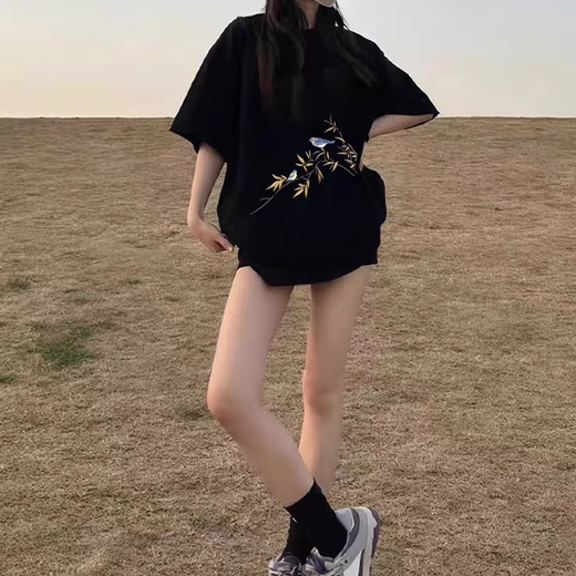 Huili Trendy kurzärmeliges T-Shirt für Frauen 2025 Neuer Sommer chinesischer Stil schwarzer großer Frauenkleidung Fett MM Front Schulter Slim Outfit für Frauen