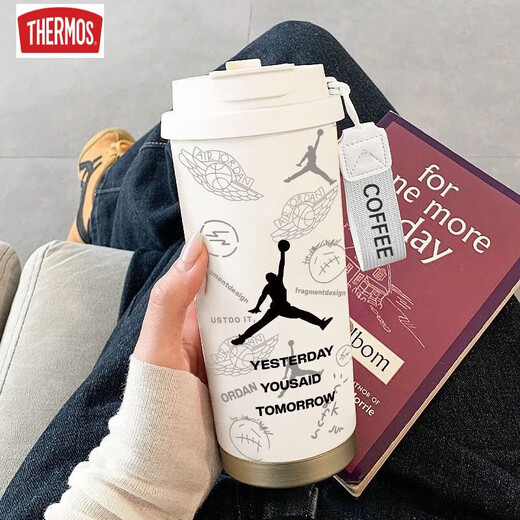 膳魔师（THERMOS）潮牌篮球保温杯学生手拎便携不锈钢大容量吸管水杯新款男女高颜值 HST1518詹姆斯+配挂绳 陶瓷覆层