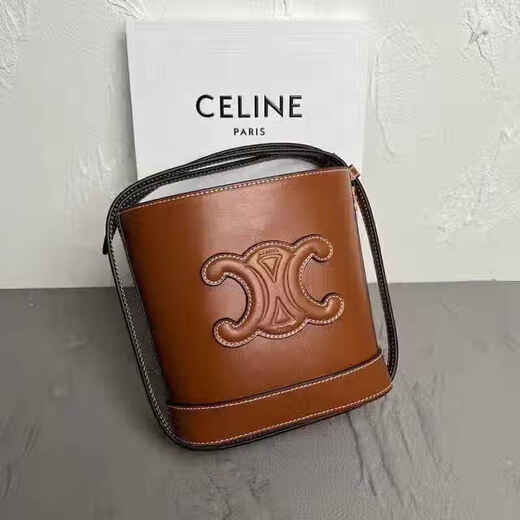 2025 Neue modische und vielseitige Pendlertasche Toilettenbag 20 87