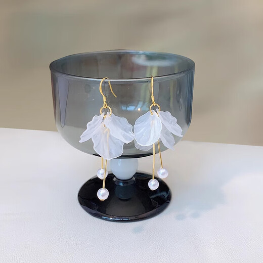 UOSU petal tassel earrings for women S925 silver needle hypoallergenic light luxury niche earrings seaside super fairy shell pearl ear hooks a pair of petal tassel earrings
