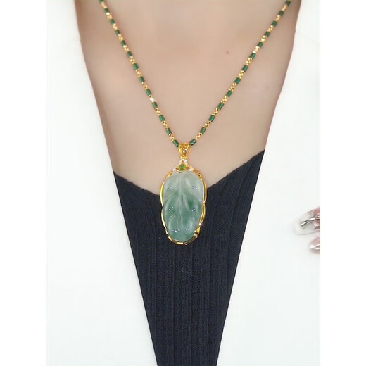Pang Donglai Quality Golden Branch Jade Leaf Pendant Retro Retro Ожерелье 2025 Новая легкая роскошная ниша нефрита -свитер сети женский большой золотой ветвь нефритовый подвесной ожерелье нефритового листа листья