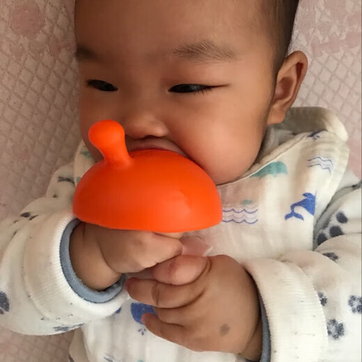 Mombella (mombella) small mushroom teether baby chewing gum baby anti-eating hand artifact to soothe oral appetite period 0-3-6-8 months and above, with security code, light brown
