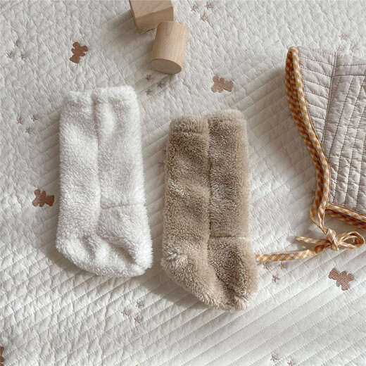 Kimmy British baby autumn and winter foot covers children's shoes thickened warm cotton shoes shoe covers foot covers sleeping baby socks khaki double layer plush socks 0-1 years old recommended (inner length 13cm)