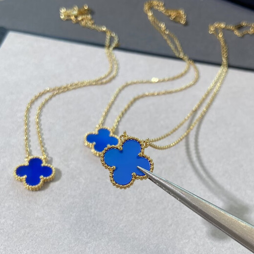 VZZS four-leaf clover necklace women's 18K gold medium carnelian white mother-of-pearl AU750 mini pendant advanced clavicle chain tiger eye stone (15mm regular size)