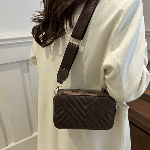 Fashion de la mode pour femmes Sac à bandoulière à un seul épaule Design haut de gamme de niche haut de gamme Diamant Broidered Small Square Sac 6215 Color Couleur de café