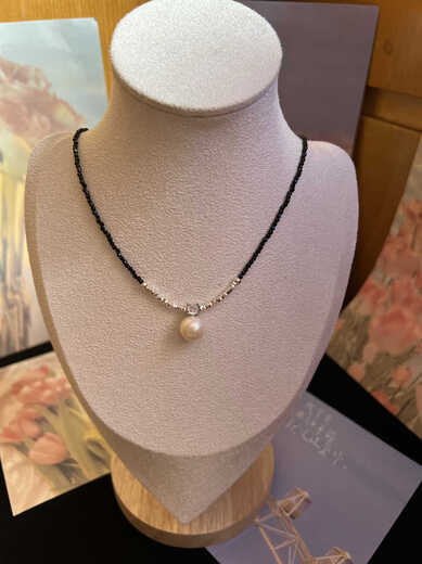 Hao Chuang natural freshwater pearl Princess Diana pendant sterling silver broken silver natural black spinel clavicle chain necklace versatile