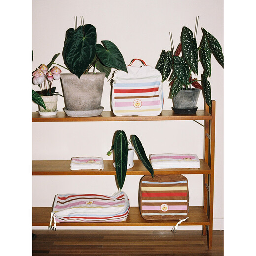 Tagi.<Popcorn>Puppy autumn and winter cute portable storage striped toiletry bag storage travel bag striped vanilla popcorn medium size