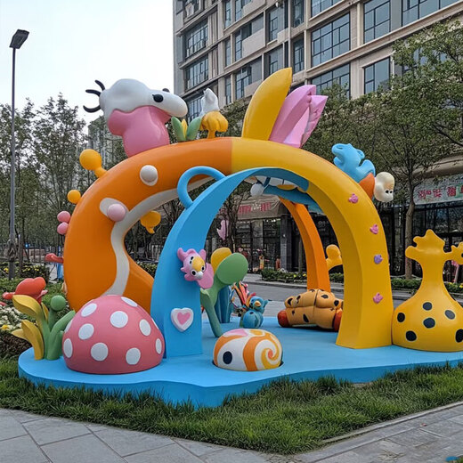 Pupan Customized Fiberglass Cartoon Sculpture Customized Shopping Mall Mascot Doll Large Animation Character Internet Celebrity Check-in White Deposit Development and Gold Chart