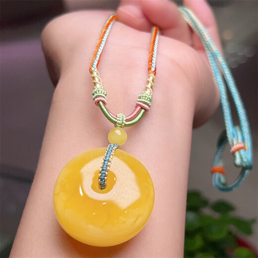 Shien natural raw ore Russian beeswax safety buckle pendant necklace without optimization without baking color handmade rope amber speed