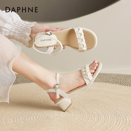 Sandales de Daphne pour femmes 2025 Nouvelle jupe de tenue d'été avec de beaux talons hauts pour les chaussures pour femmes avec des talons épais à bout ouvert sur blanc 36
