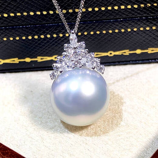 Imported Australian South Sea Australian white pearl pendant necklace 18 gold single diamond style seawater white pearl pendant 15-16mm