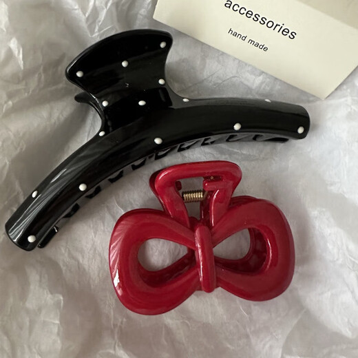 Koreanische Version von Polka Dot Clip Frauen 2025 neuer Stil Rückenkopf Haare Clip Temperament Hai Chuck Haarkleid Haarkarte Pearlescent Polka Punkt Fünf-Punkte-Stern