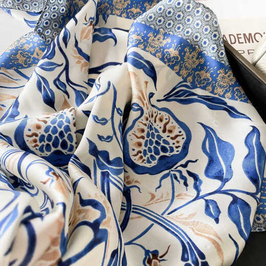 
70 ethnic style silk scarf women plant flowers square scarf scarf neck protection sun protection temperament scarf simulated silk satin square scarf L7372-green flower 70*70cm