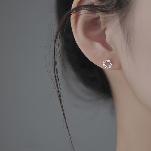 Jiuvia S925 sterling silver garland earrings for women diamond cold style earrings for women with pierced ears for sleeping, no need to remove and anti-blocking earrings 925 silver garland earrings gift box