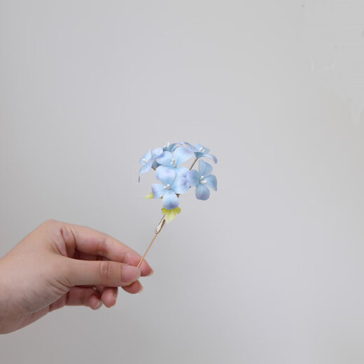 Xiaomi Xingjiangnan picked flowers intangible cultural heritage hand-made velvet blue hydrangea brooch hairpin U hairpin Hanfu cheongsam accessories hydrangea brooch ready stock