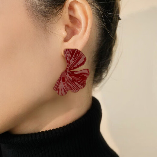 Qlady red skirt earrings women's silver needle earrings exaggerated European and American temperament earrings 2025 new high-end niche earrings