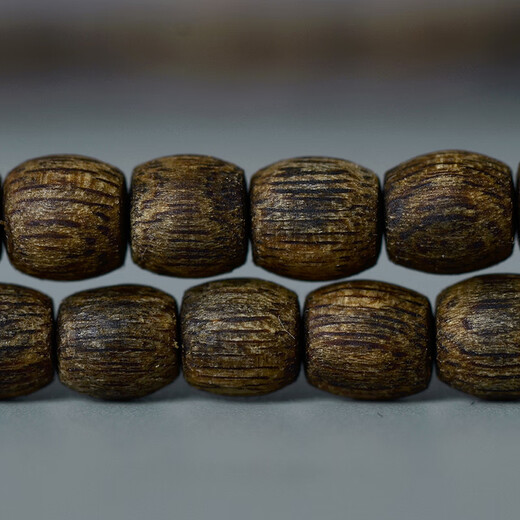 Тандзин погруженного в погружение в браслет Nan Agarwood 5-миллиметровый женский браслет Guoxiang серии Hainan Yingge Green Chess Nan Agarwood Буддийские бусины [растворительный продукт S9710] Одна вещь на 5 мм*138 кусочков.