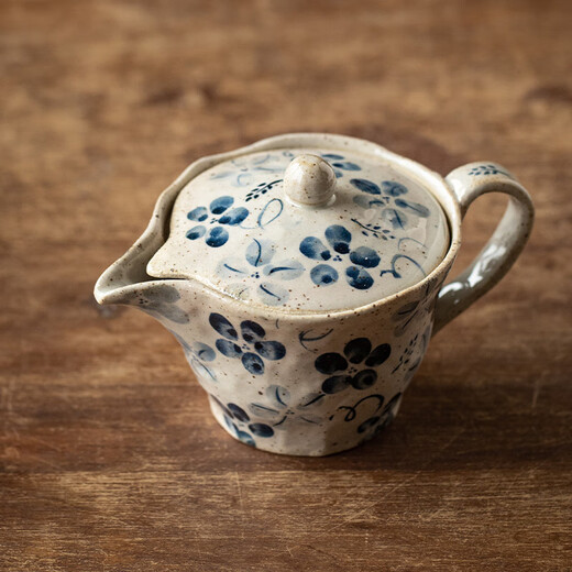 Tonghe Japan imported indigo dyed camellia teapot Japanese retro small fresh ceramic filter teapot afternoon tea tea set indigo dyed camellia teapot with tea filter 330ml