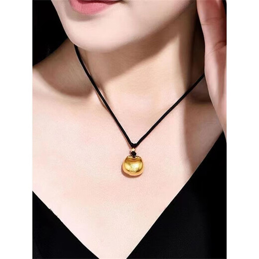 Model photo of 2025 new gold double C necklace Fat Fortune Gold Tuo 18k gold safety lock pendant braided rope for girlfriend Little Fat Fortune pendant small size + gold beads black rope