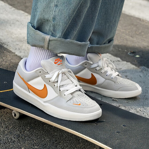 Nike (Nike) Chaussures masculines, 25 chaussures de sport masculines, chaussures de toile à la mode, chaussures décontractées SB rétro respirantes, hommes [recommandation principale du nouveau produit] 007 Space Yellow Grey / Scread Pictures pour retourner 10 41 (longueur intérieure 260 mm)