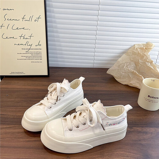 Jinghua Autumn Canvas Shoes for Women 2025 Nuevos zapatos blancos bordados para el petróleo espesas zapatos de tablero de planta gruesas