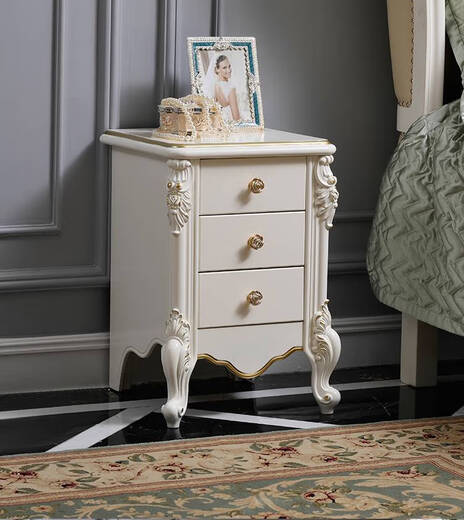 Mini-Nachttisch im europäischen Stil Einfacher schmaler Lagerschrank kleiner Nachttisch Schrank Ablagerung Zwei-Pull-Kleinschrank Pastoral-Telefontisch 9869 Elfenbein Weißgoldkritzel ganze Installation