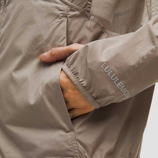lululemon丨Classic-Fit Ventilated 女士跑步经典剪裁通风夹克 LW4BYZS 暖褐灰 S /6